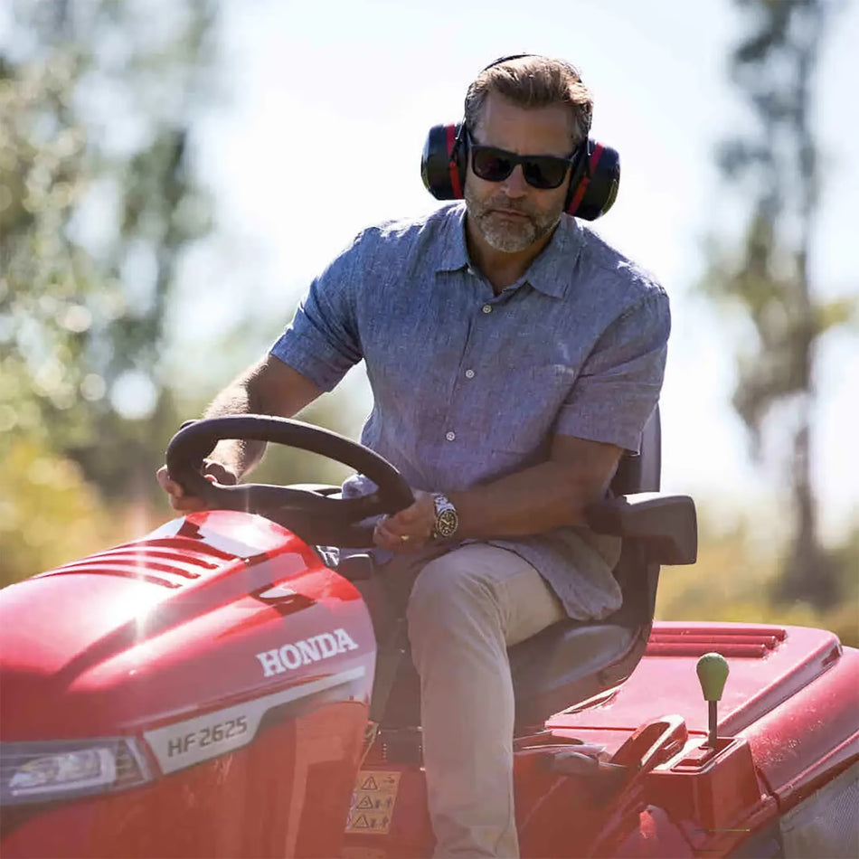 Tractoraș de tuns gazon Honda HF 2625 K1 HMEH, 18.9 CP, benzină, 122 cm lățime de tăiere, coș colector 350 L, transmisie hidrostatică, mulching Versamow, cruise control